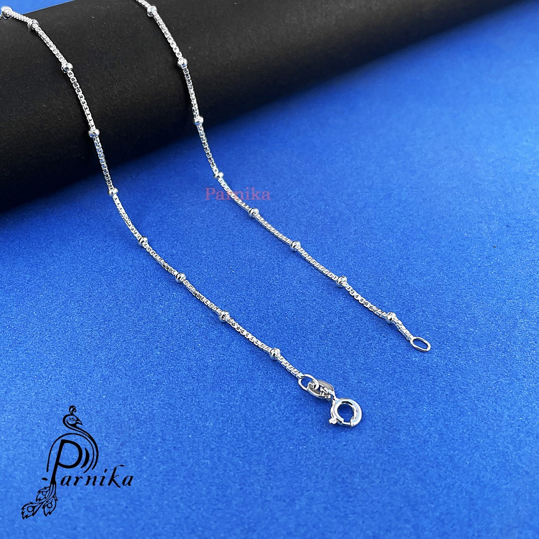Stylish pure silver chain with silver balls Stylish pure silver chain with silver balls