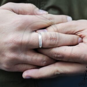 Round band silver finger ring