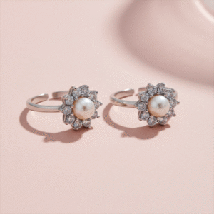 Toe ring in floral pattern with pearl and cz in pure silver