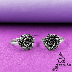 Antique pure silver oxidized flower toe ring