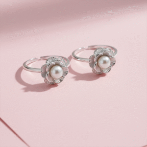 Pearl toe ring in floral pattern pure silver