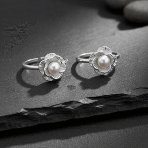 Pearl toe ring in floral pattern pure silver