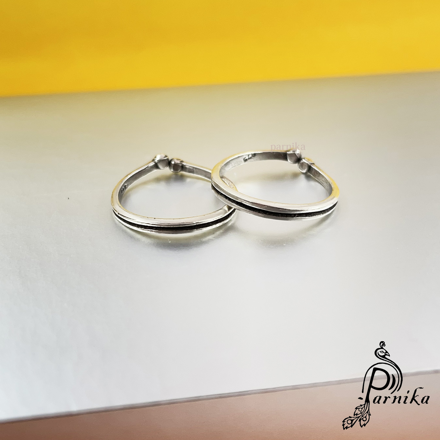 MJTR0340 4 Antique design silver toe ring oxidized