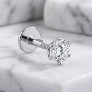 Men white stud in pure silver