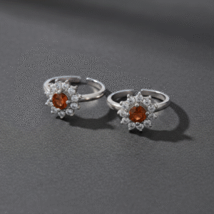 Toe ring in floral pattern with cz in pure silver
