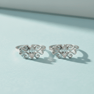 Toe ring with white gemstone oval in pure silver