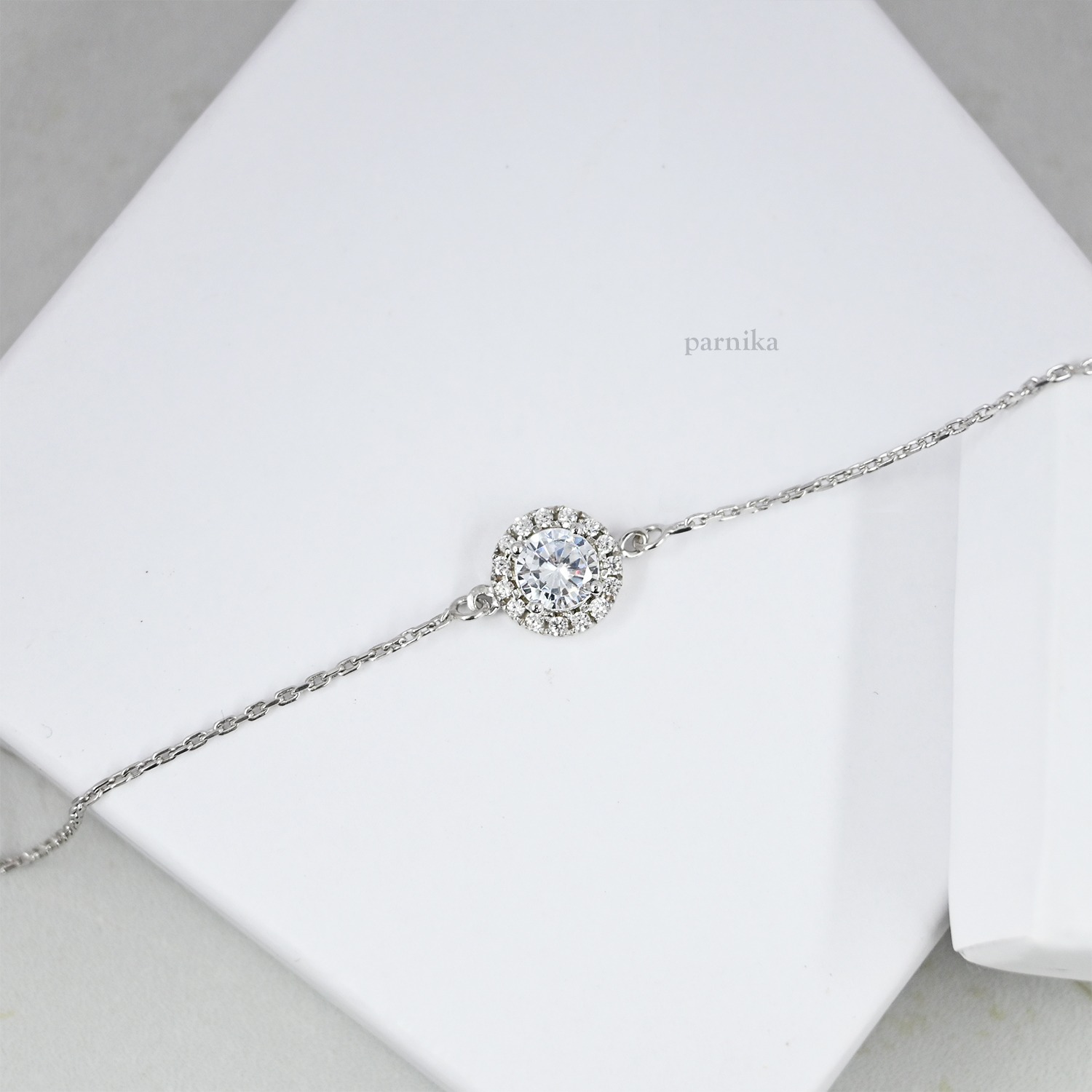 Round Halo CZ Bracelet Round Halo CZ Bracelet